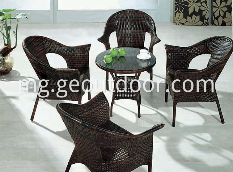 Aluminum round dining set